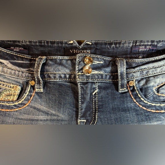 Vigoss The Chelsea Shorts  Women’s Size 11/12 Mid rise Medium Wash Distressed - Picture 3 of 5